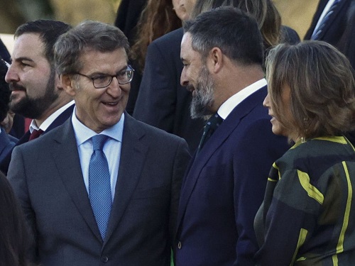 SI SANTIAGO ABASCAL Y ALBERTO FEIJÓO FUERAN PERSONAS DECENTES…