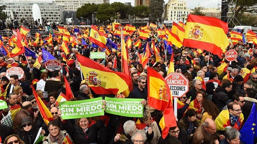 UNA MANIFESTACIÓN MÁS FRENTE A SÁNCHEZ…Y VAN…